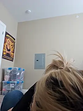 AmethystFoxx online show from 04-18-26, 05:15