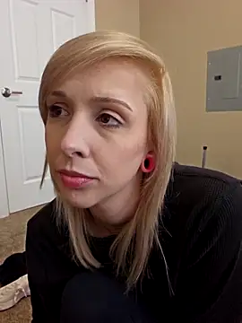 AmethystFoxx online show from 02-21-26, 09:28