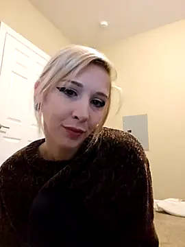 AmethystFoxx online show from 12-18-25, 10:13