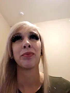 AmethystFoxx online show from 12-20-25, 12:13