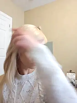 AmethystFoxx online show from 10-29-25, 07:35