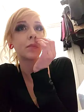 AmethystFoxx online show from 03-31-26, 05:15