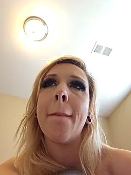 AmethystFoxx online show from 05-11-26, 06:49