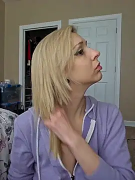 AmethystFoxx online show from 02-12-26, 08:30