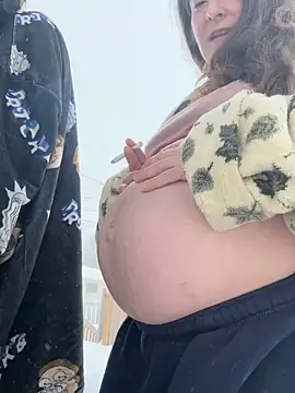 Mini And The Bear online show from 04-04-26, 05:08