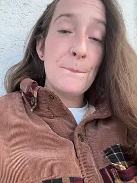 Mini And The Bear online show from 04-09-26, 04:35