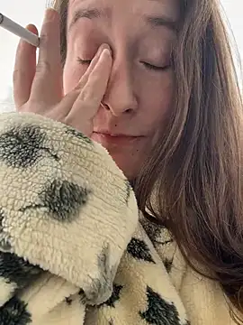 Mini And The Bear online show from 03-25-26, 03:33