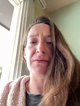 Mini And The Bear online show from 03-06-26, 04:57