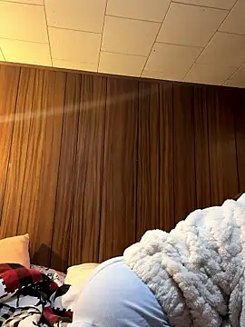 Mini And The Bear online show from 01-13-26, 09:41