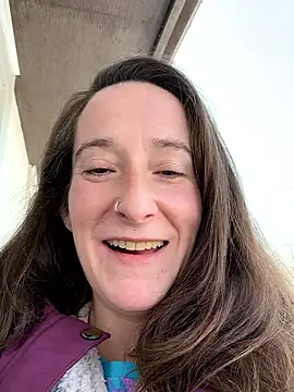 Mini And The Bear online show from 02-14-26, 04:29