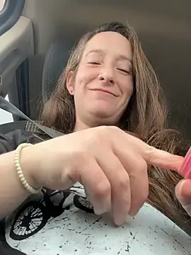 Mini And The Bear online show from 03-15-26, 08:05