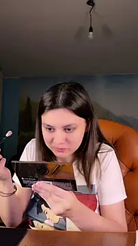 Snapshot of NinaVI chatting on 12-15-24, 06:48 NinaVI online show from 12-15-24, 06:48