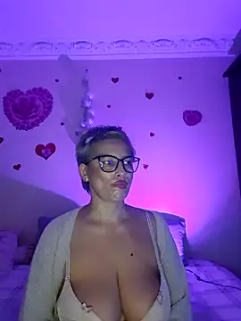 BellaBellaHot online show from 10-25-25, 12:50