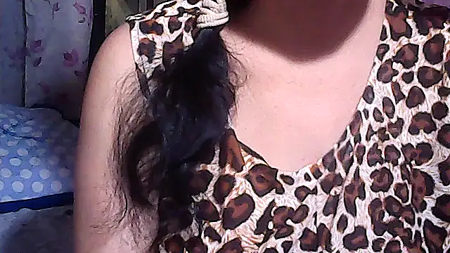 Snapshot of sweetsosie18 chatting on 09-09-25, 05:28 sweetsosie18 online show from 09-09-25, 05:28