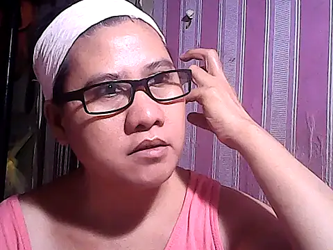 Snapshot of sweetsosie18 chatting on 09-17-25, 06:21 sweetsosie18 online show from 09-17-25, 06:21