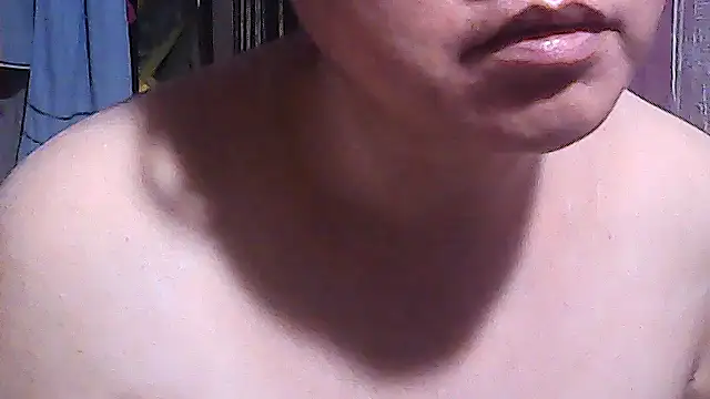 Snapshot of sweetsosie18 chatting on 09-13-25, 10:04 sweetsosie18 online show from 09-13-25, 10:04