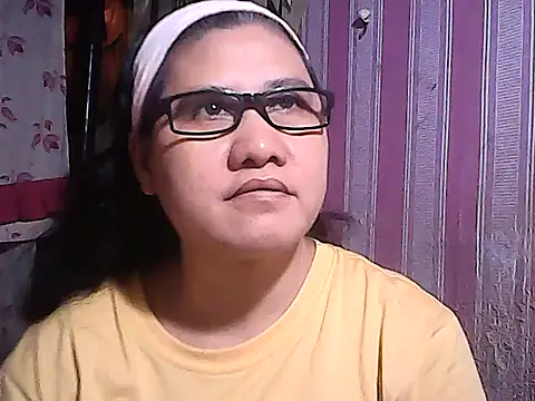 Snapshot of sweetsosie18 chatting on 09-18-25, 12:08 sweetsosie18 online show from 09-18-25, 12:08