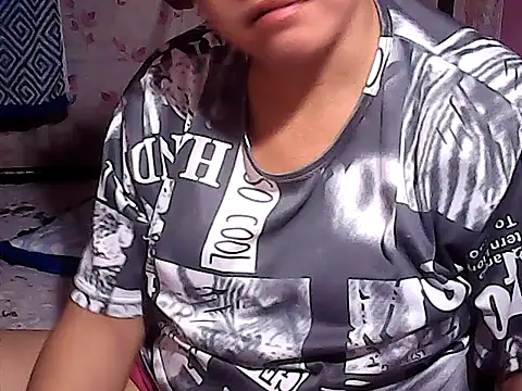 Snapshot of sweetsosie18 chatting on 10-07-25, 10:11 sweetsosie18 online show from 10-07-25, 10:11