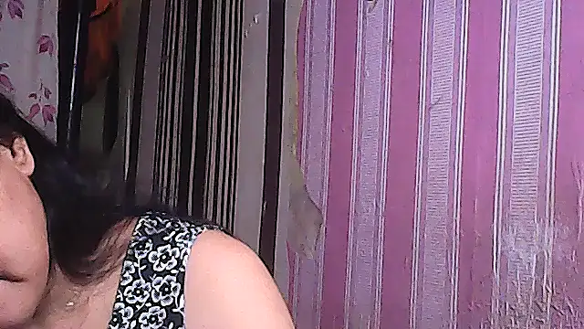 Snapshot of sweetsosie18 chatting on 09-12-25, 07:19 sweetsosie18 online show from 09-12-25, 07:19