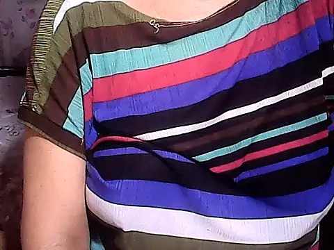 Snapshot of sweetsosie18 chatting on 10-18-25, 12:40 sweetsosie18 online show from 10-18-25, 12:40