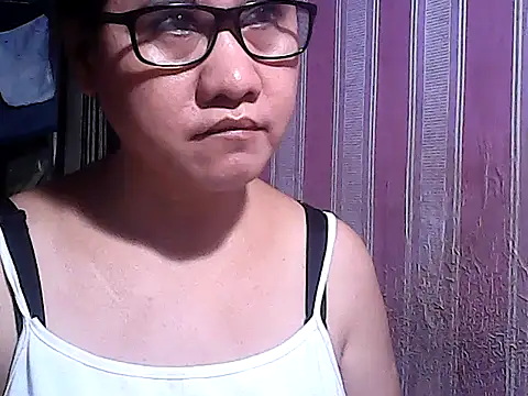 sweetsosie18 online show from 11-09-25, 09:57