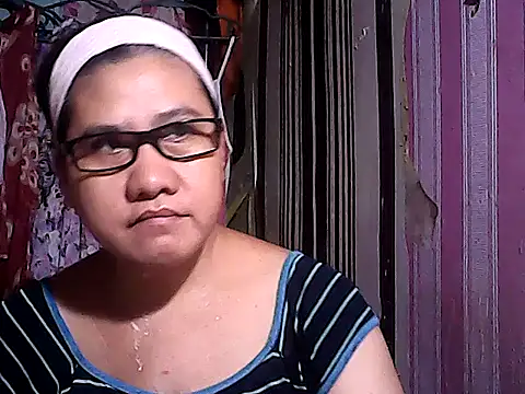 Snapshot of sweetsosie18 chatting on 09-27-25, 03:01 sweetsosie18 online show from 09-27-25, 03:01