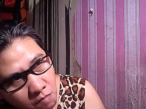 Snapshot of sweetsosie18 chatting on 09-25-25, 02:17 sweetsosie18 online show from 09-25-25, 02:17