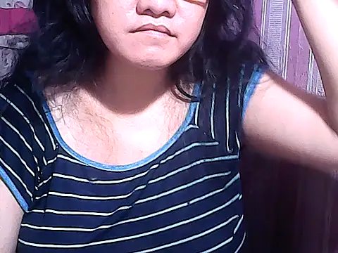 Snapshot of sweetsosie18 chatting on 10-15-25, 04:44 sweetsosie18 online show from 10-15-25, 04:44
