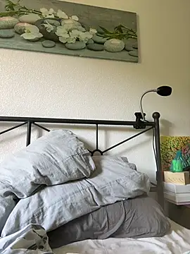 amanilouve online show from 04-17-26, 07:22