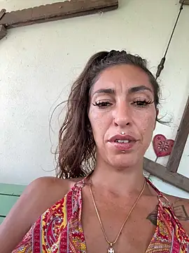 Snapshot of amanilouve chatting on 05-29-26, 01:39 amanilouve online show from 05-29-26, 01:39