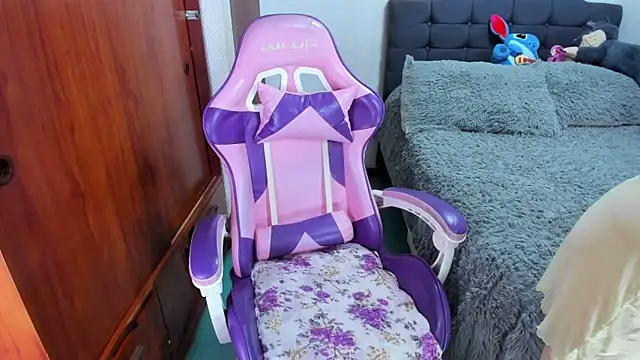 saphira owen online show from 11-05-25, 07:50