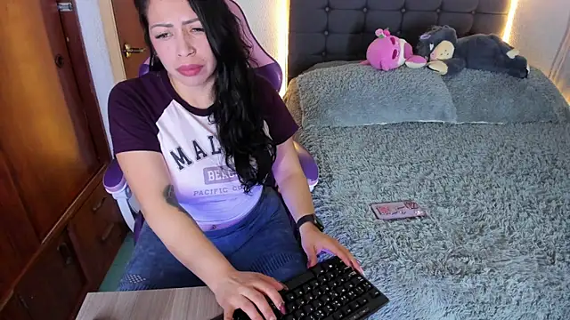 saphira owen online show from 03-11-25, 11:37