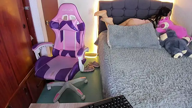 saphira owen online show from 03-13-25, 04:34