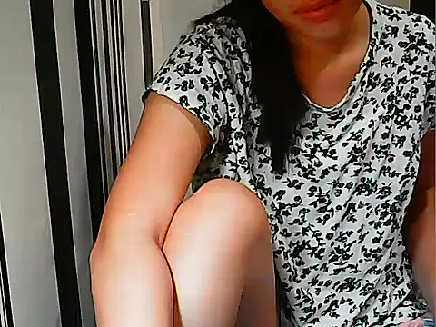 Snapshot of innocently_yours chatting on 02-03-25, 11:05 innocently yours online show from 02-03-25, 11:05