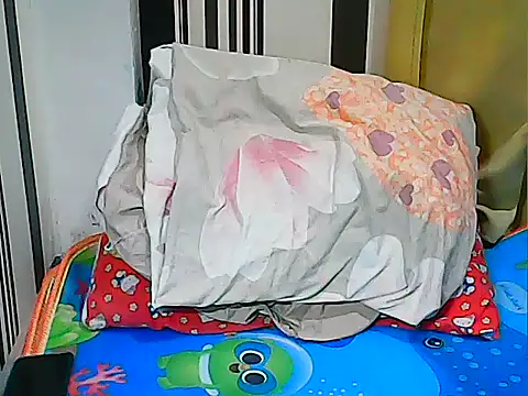 Snapshot of innocently_yours chatting on 02-01-25, 11:48 innocently yours online show from 02-01-25, 11:48