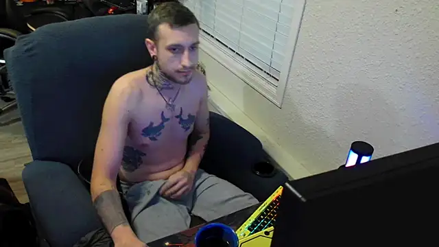 Snapshot of BobbyBelmont13 chatting on 12-25-24, 10:39 BobbyBelmont13 online show from 12-25-24, 10:39