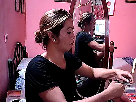Snapshot of yummy_21xxx chatting on 03-02-25, 03:56 yummy 21xxx online show from 03-02-25, 03:56