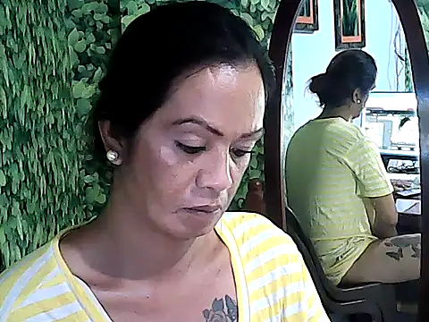Snapshot of yummy_21xxx chatting on 09-19-25, 08:35 yummy 21xxx online show from 09-19-25, 08:35