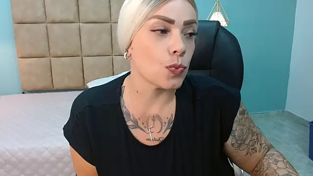 Snapshot of natalygolden69 chatting on 03-08-25, 12:52 natalygolden69 online show from 03-08-25, 12:52