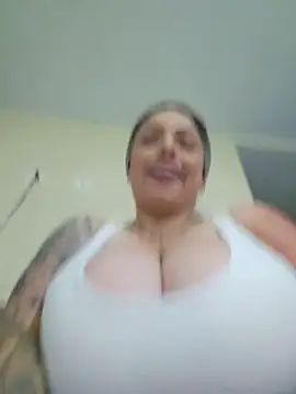Snapshot of natalygolden69 chatting on 05-21-26, 12:02 natalygolden69 online show from 05-21-26, 12:02