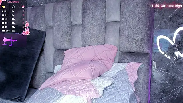 emily fox1 online show from 11-22-25, 12:04