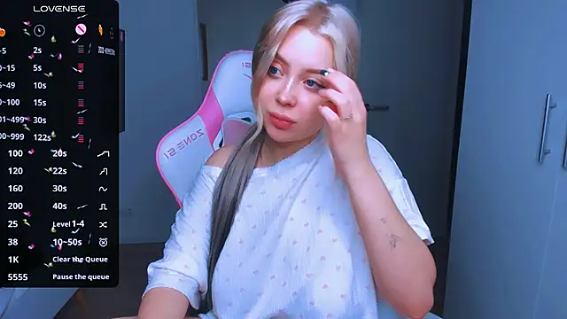 MonaLauu online show from 01-06-25, 05:19