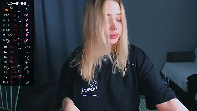 MonaLauu online show from 11-15-25, 05:39