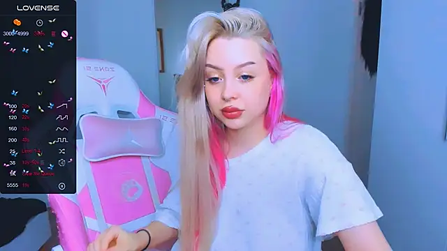 MonaLauu online show from 03-19-25, 12:12