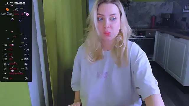 MonaLauu online show from 11-22-25, 08:08