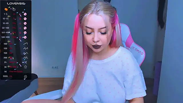 MonaLauu online show from 03-19-25, 06:35