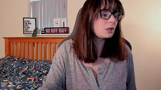 LucieWinters UK online show from 01-13-25, 02:00