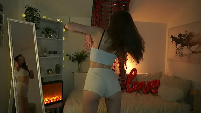 Snapshot of Abella_Danger_X chatting on 02-12-25, 03:38 Abella Danger X online show from 02-12-25, 03:38