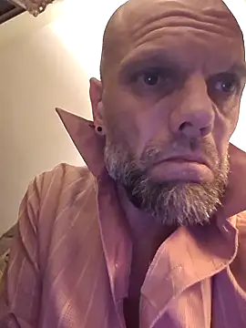 Snapshot of Ladyshaker82 chatting on 11-03-25, 02:17 Ladyshaker82 online show from 11-03-25, 02:17