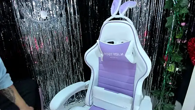 katalina garcia online show from 10-21-25, 10:20